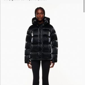 BRAND NEW Black Liquid Shine Super Puff from Aritzia